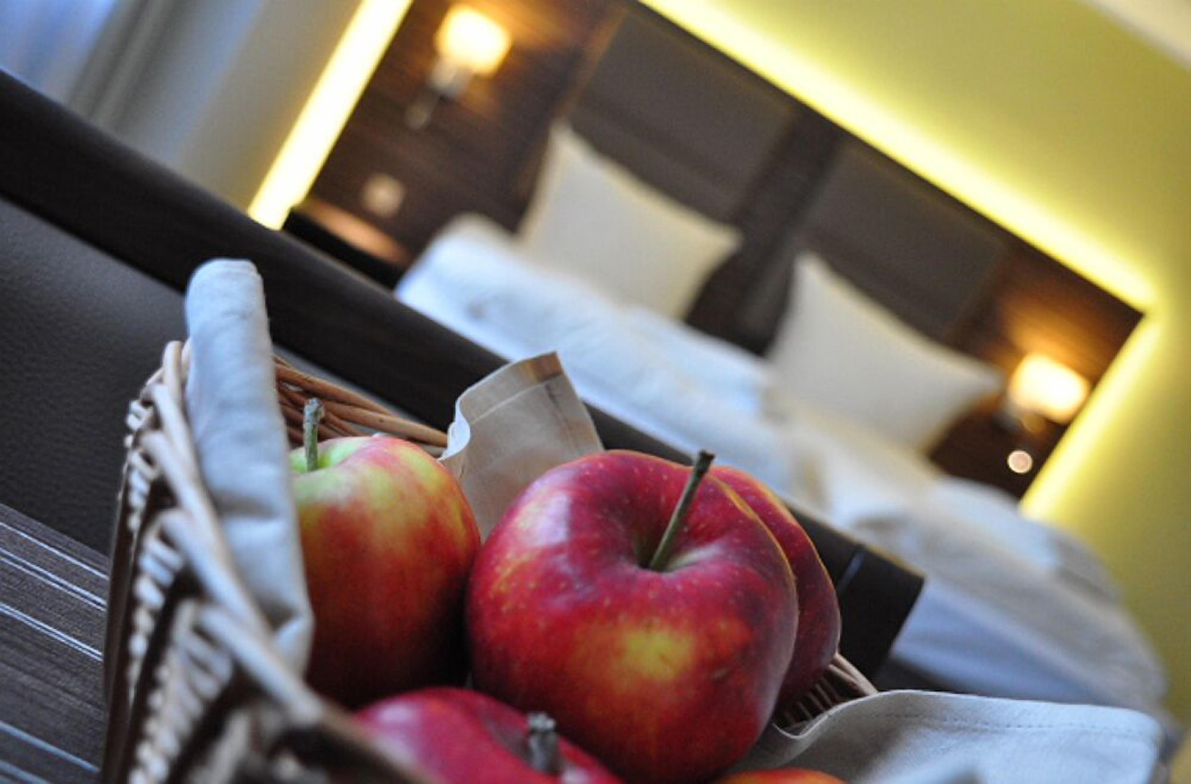 comfort double room, non smoking, canal view | desk, free wifi