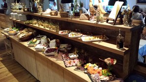 Breakfast buffet - Hotel Bootshaus (Sudbrookmerland)