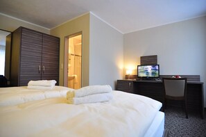 Standard dubbelrum - 1 dubbelsäng | Skrivbord och gratis wi-fi