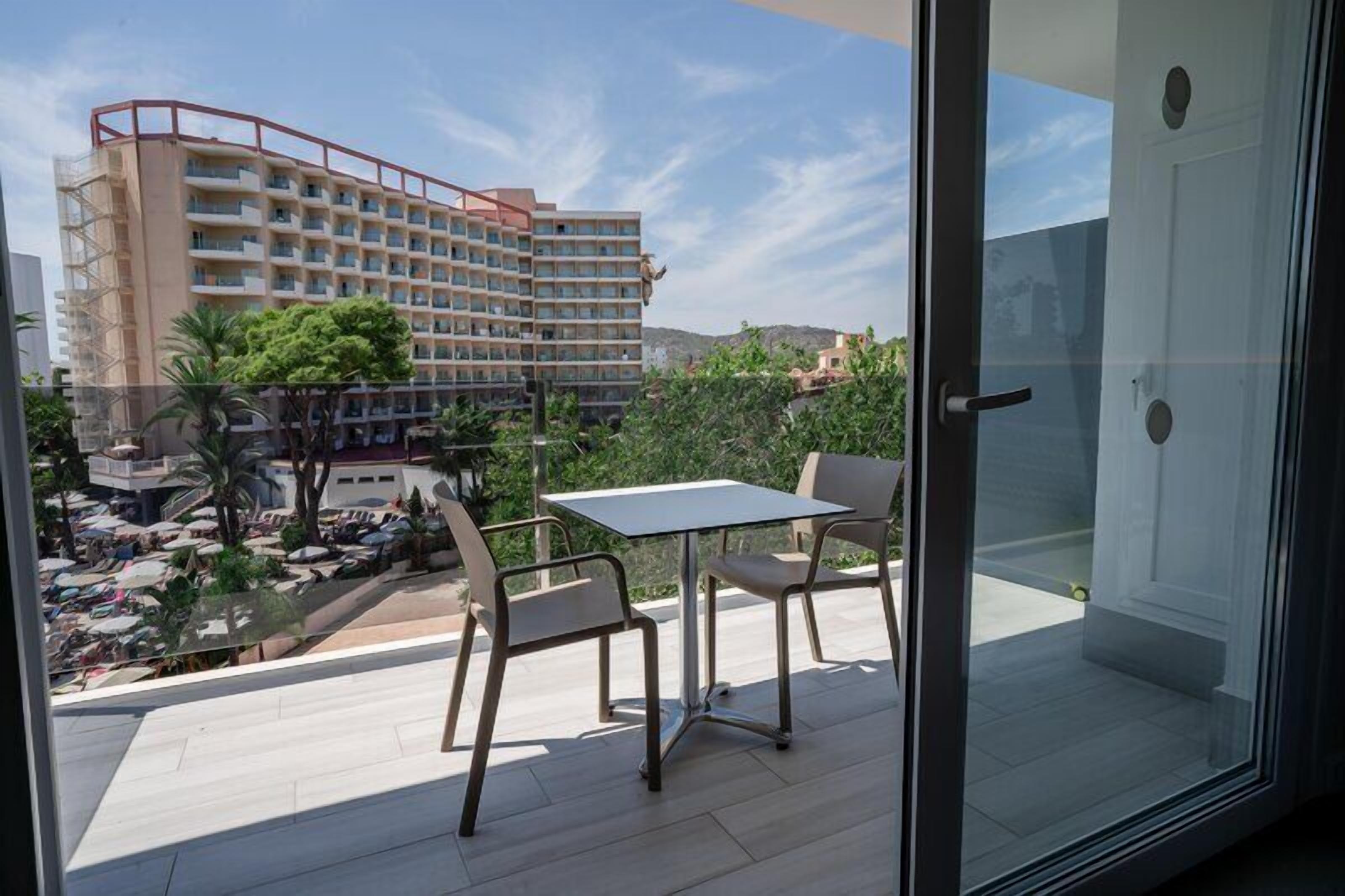 Double Room, Terrace, Partial Sea View (Relax) | Outdoor dining | Lunch and dinner served