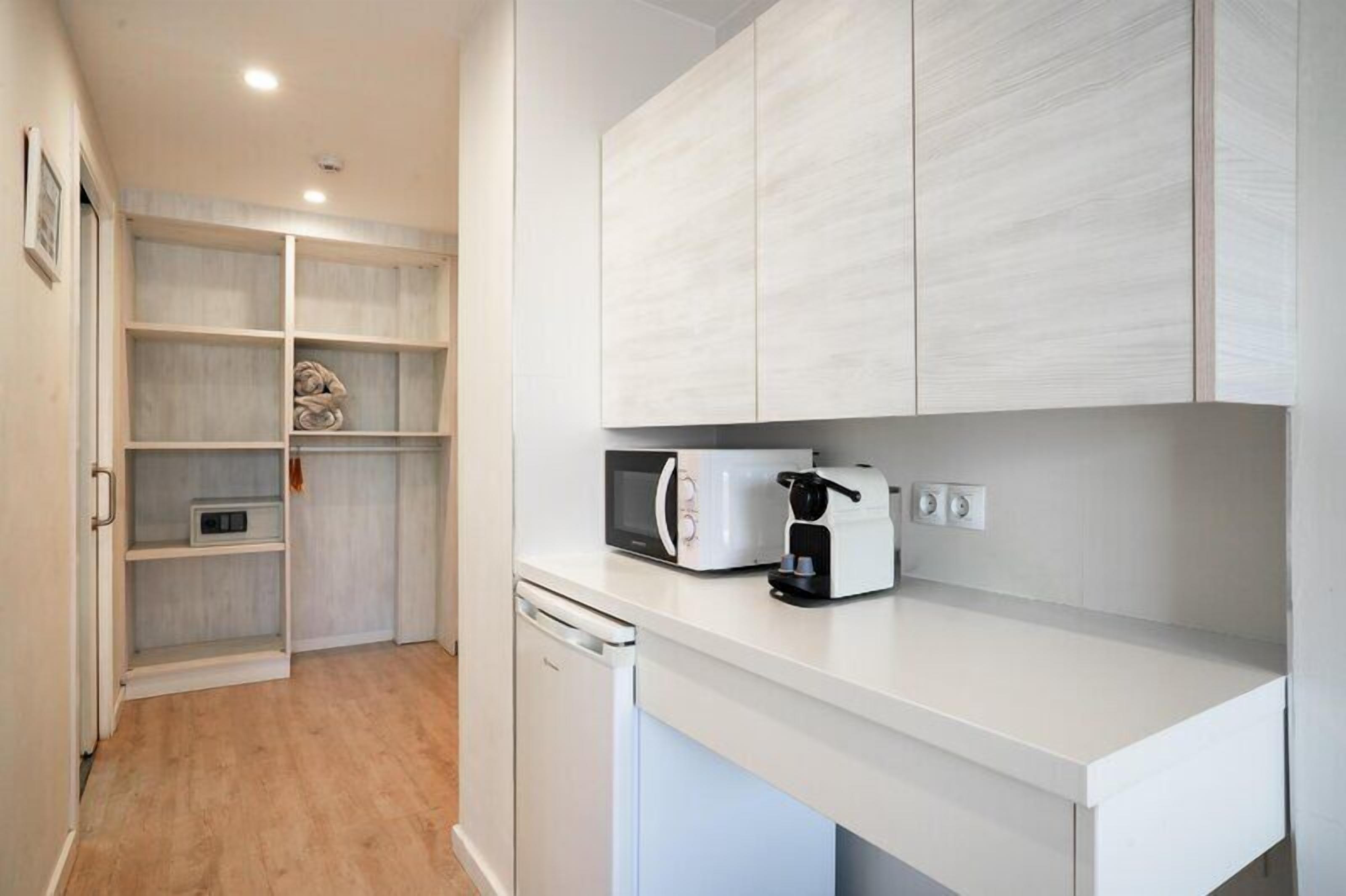 Interni