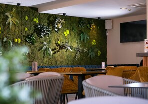 Lunch and dinner served - INN Mallorca Aparthotel (Calvia)