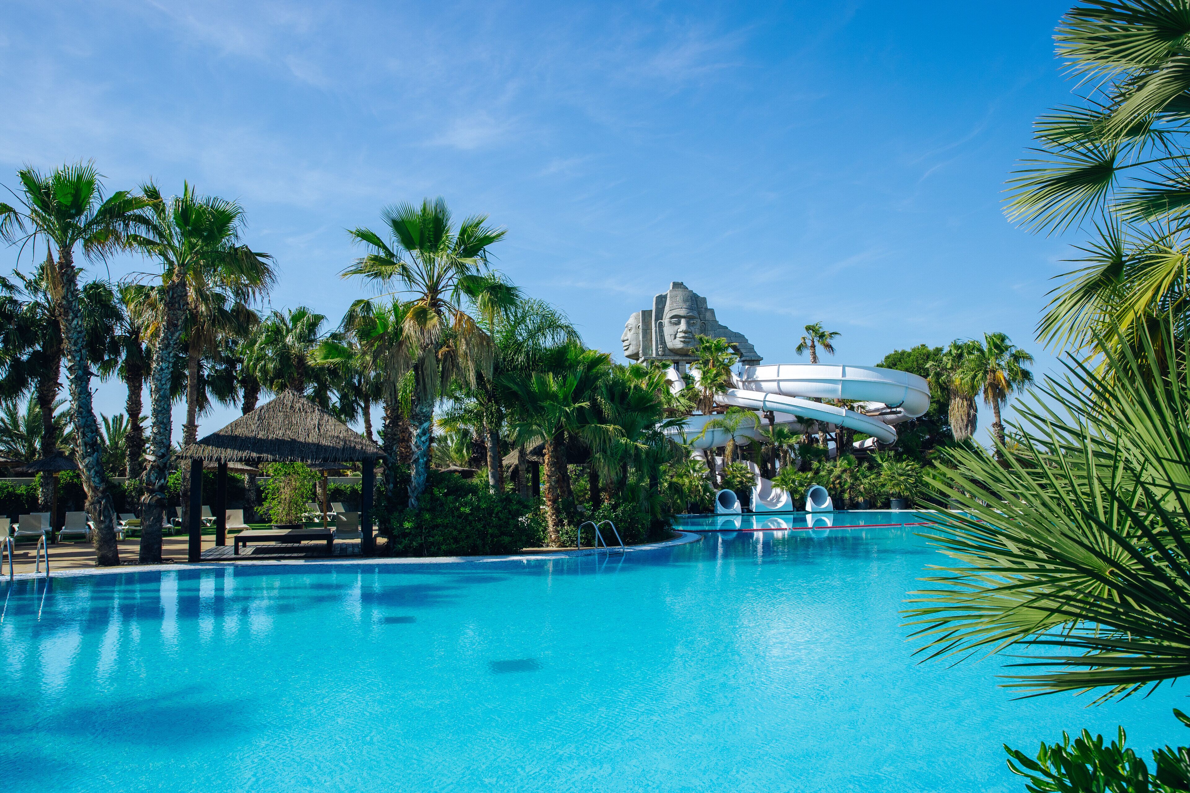 Indoor pool, 2 outdoor pools, pool umbrellas, pool loungers