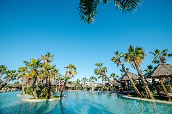 Indoor pool, 2 outdoor pools, pool umbrellas, pool loungers