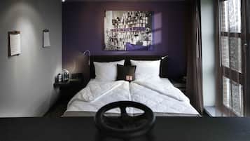 Hypo-allergenic bedding, free WiFi, bed sheets, wheelchair access