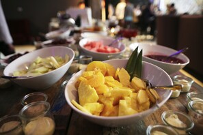 Buffet déjeuner gratuit tous les jours