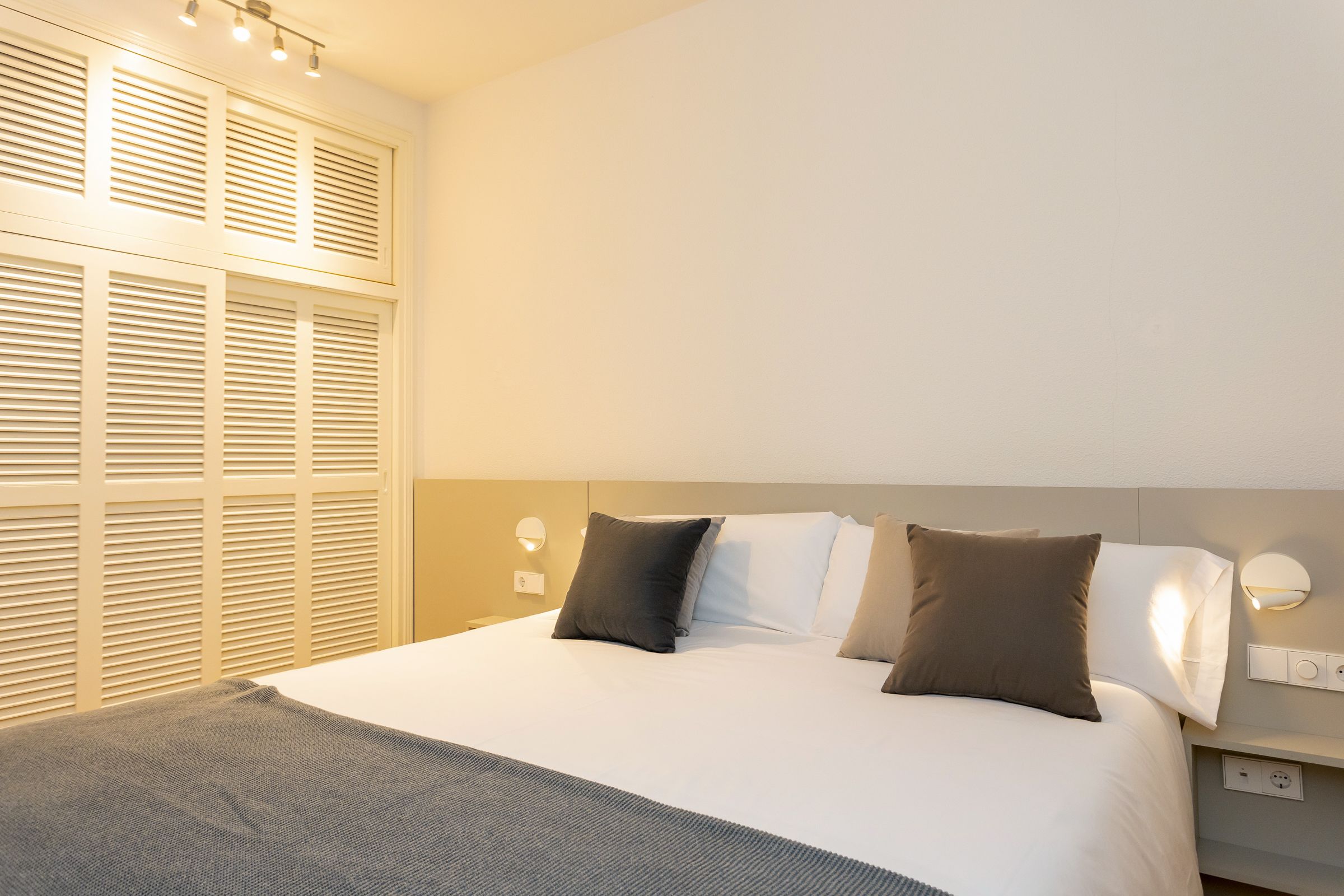 superior apartment, 1 bedroom, balcony (plus 4 adults) | 1 bedroom, in-room safe, desk, free wifi