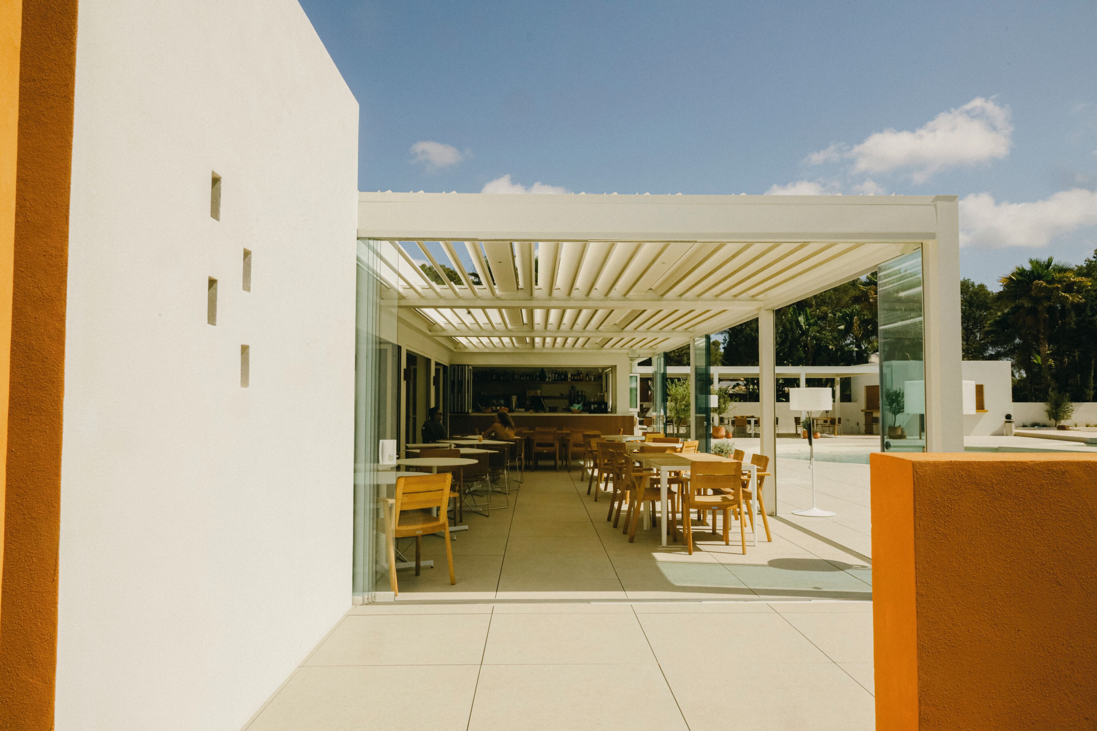 Se sirven desayunos y cocina mediterránea (con vistas a la piscina) 