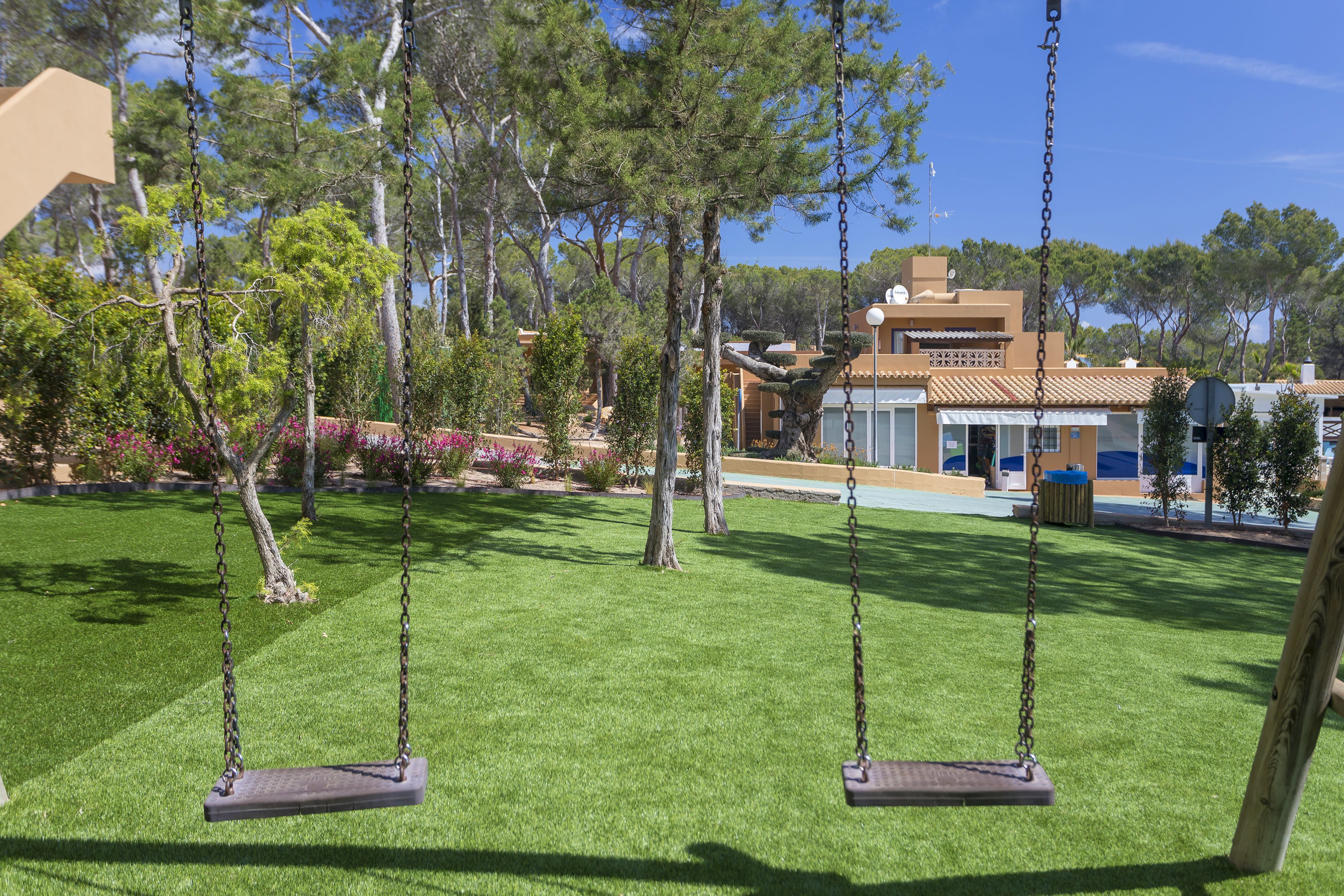 children’s play area – outdoor