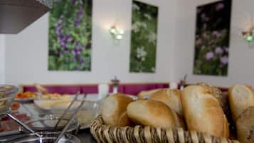 Daily buffet breakfast (EUR 11.9 per person)