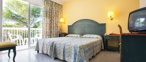 セーフティボックス (室内)、ベビーベッド (無料)、WiFi