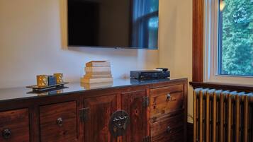 1 bedroom, premium bedding, Select Comfort beds, individually decorated