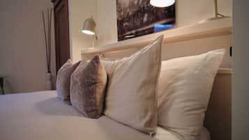 1 bedroom, premium bedding, Select Comfort beds, individually decorated