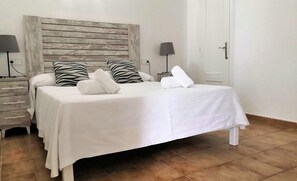 Triple Room | Wi-fi percuma, cadar katil, akses kerusi roda 