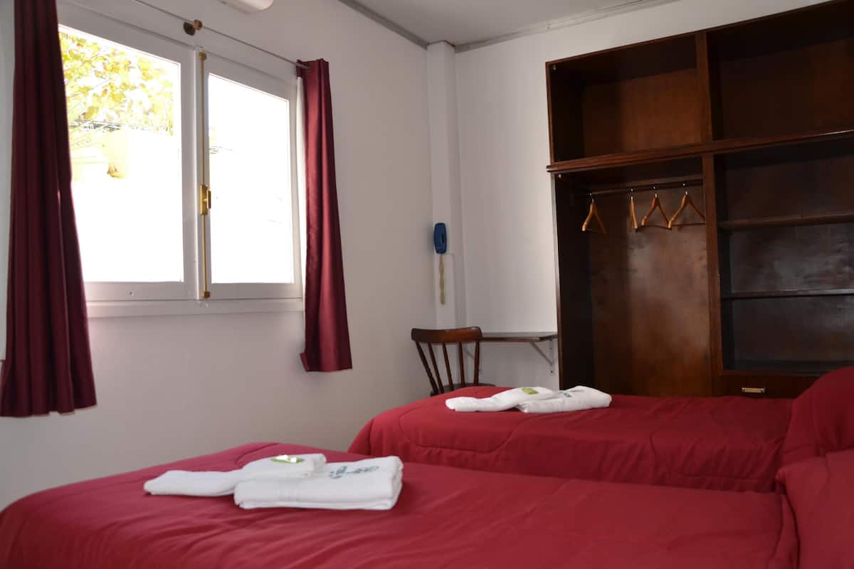 Coffre-fort, accĂšs au Wi-Fi (inclus), literie fournie