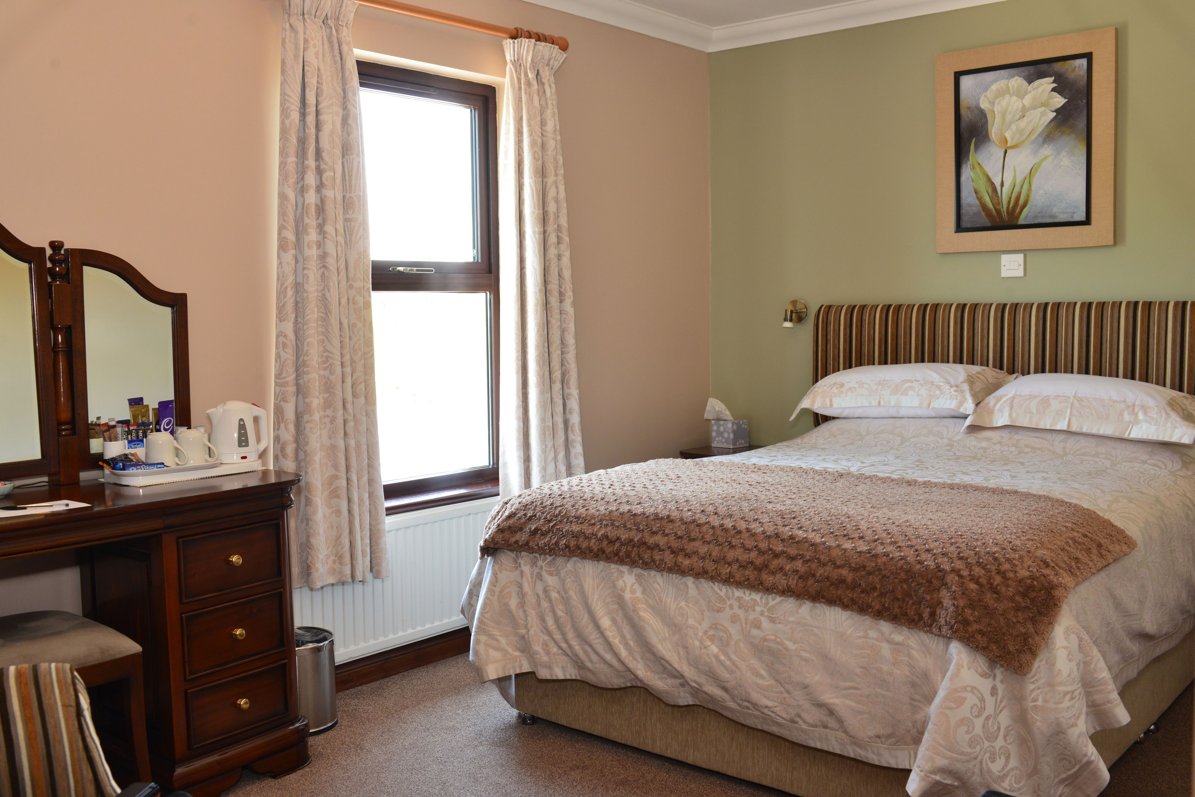 Double Room | Desk, blackout curtains, iron/ironing board, free WiFi