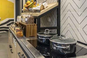 Daily buffet breakfast (EUR 18 per person) - Appart Hotel Odalys City Strasbourg Green Marsh (Strasbourg)