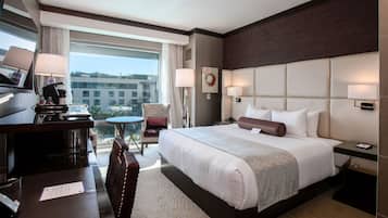 Deluxe Room, 1 King Bed - Adult Only 21+ (Viejas Hotel) | Premium bedding, pillowtop beds, in-room safe, desk