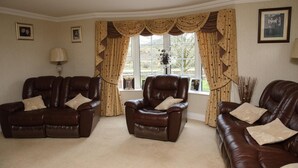 Unclassified image, 4 of 33, button - Bridgeburn House (Letterkenny)