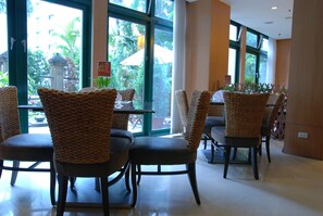 Phục vụ bữa sáng, món ăn Đài Loan