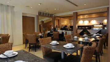 Gratis morgenmadsbuffet hver dag