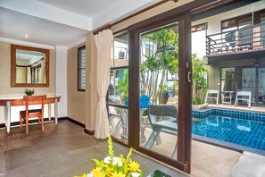 Superior Mini Suite Pool View | Living area | TV - The Florist Resort (Koh Samui)