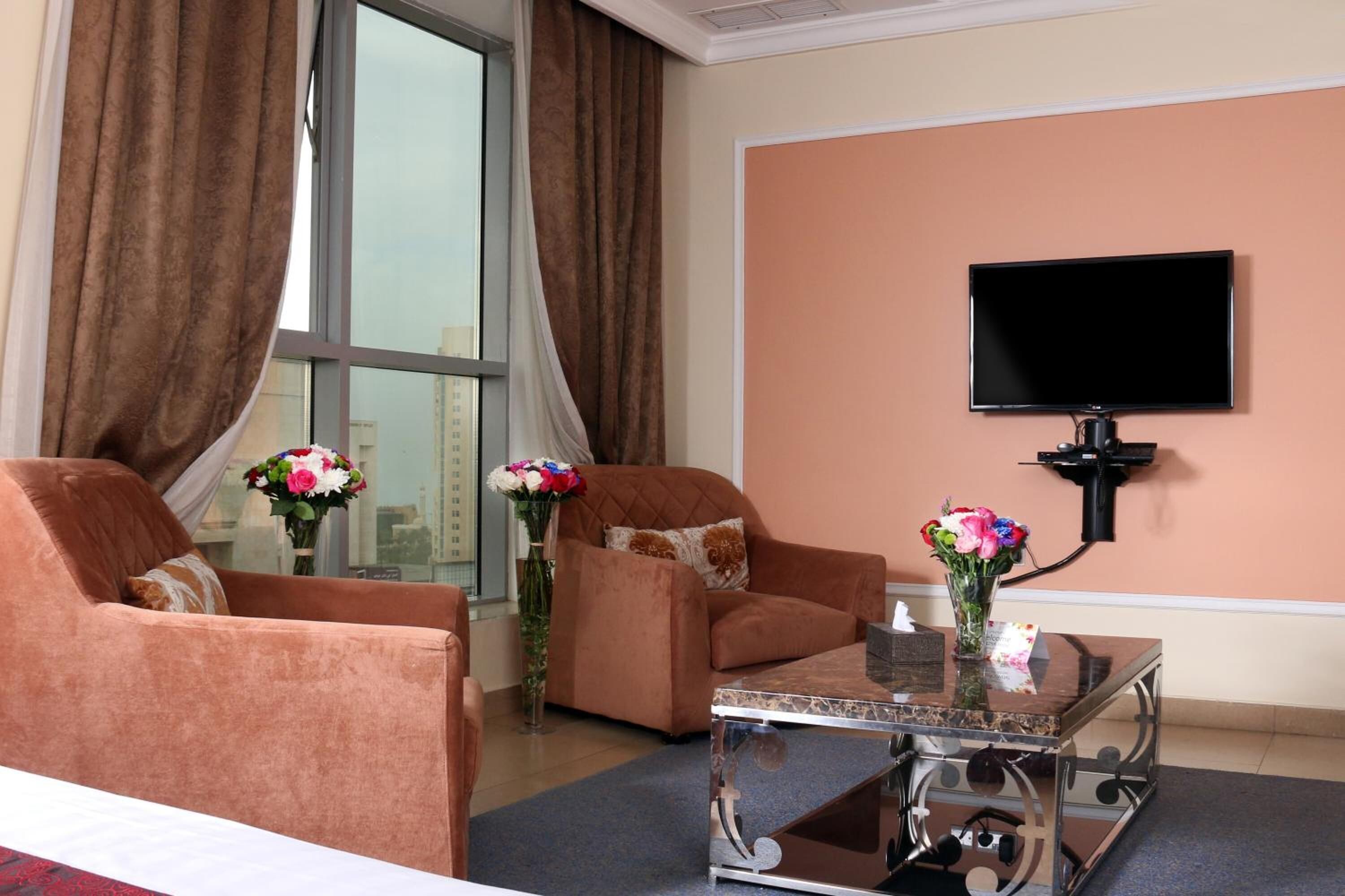 Photo - Laguna Hotel Suites