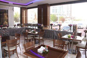 Restaurant - Laguna Hotel Suites (Salmiya)