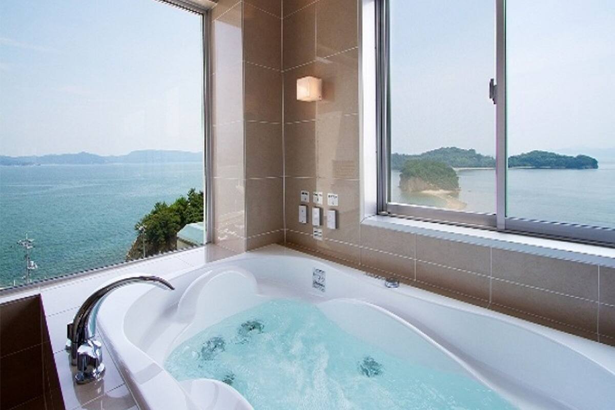 jetted bathtub
