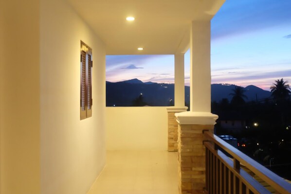 Balcony - MM Hill Hotel (Koh Samui)