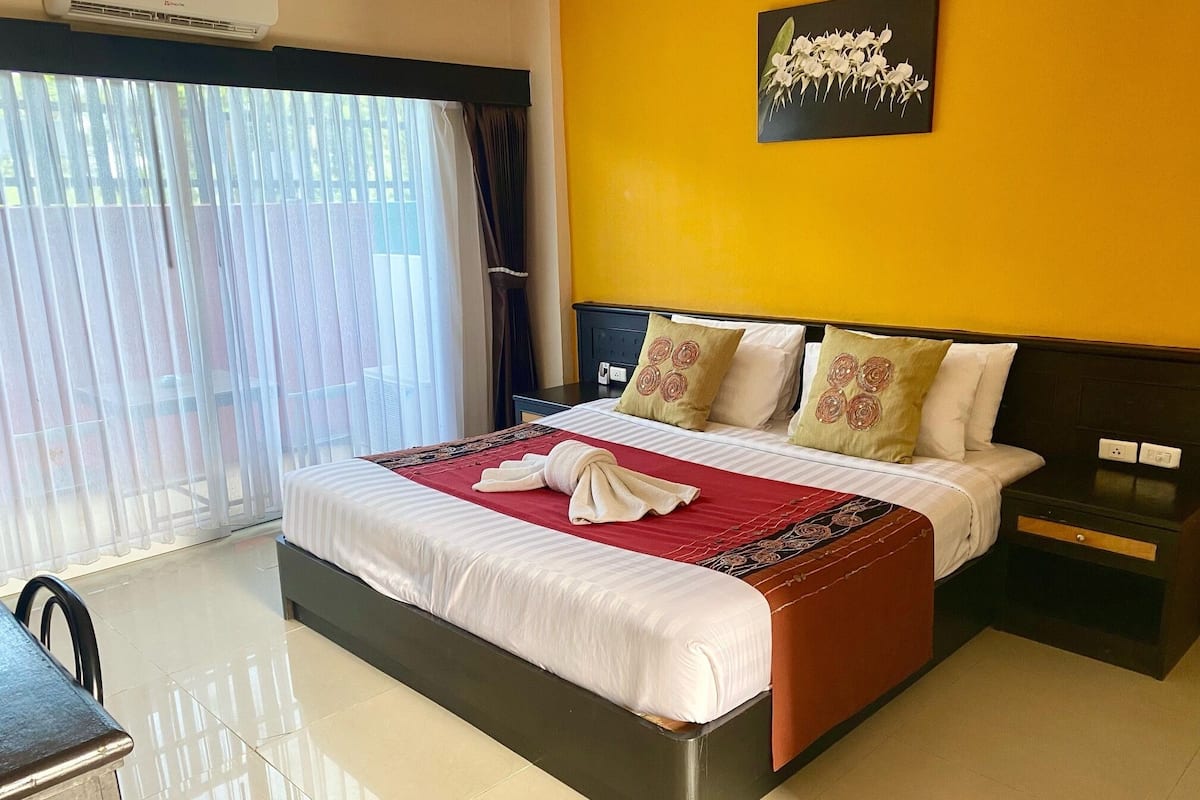 2 bedrooms, premium bedding, pillowtop beds, in-room safe