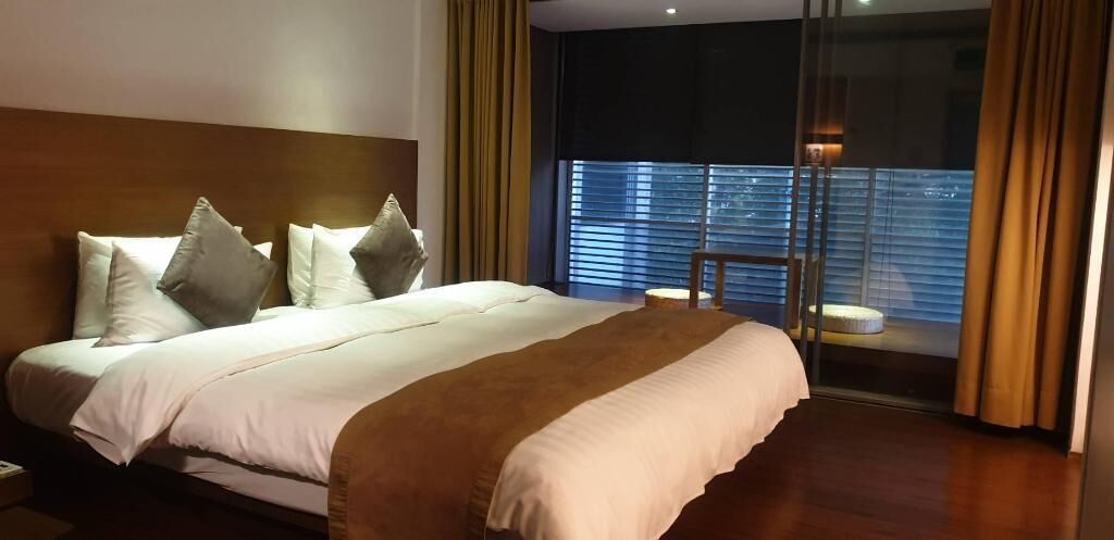 Premium bedding, down duvets, Select Comfort beds, in-room safe