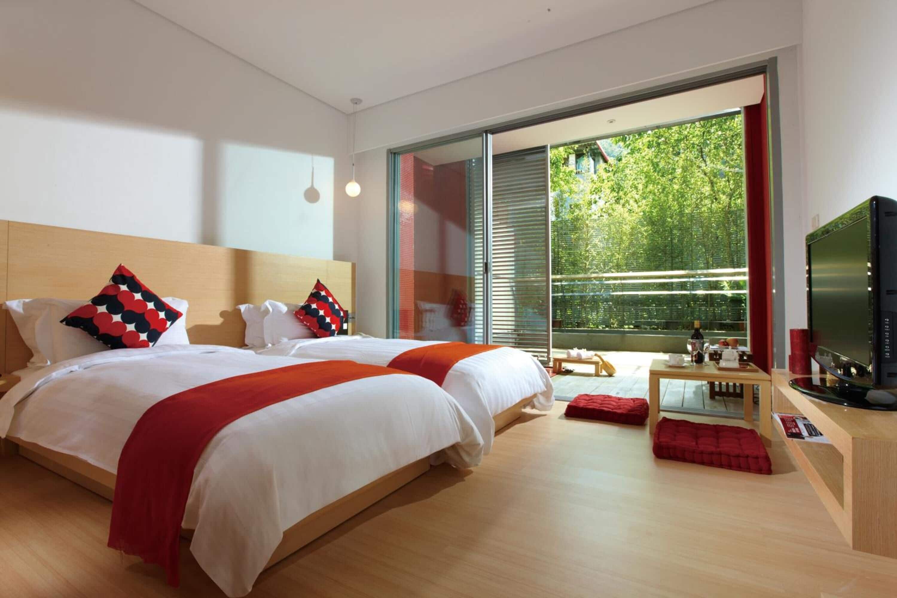 happiness suite, 1f | 1 bedroom, premium bedding, down duvets, select comfort beds