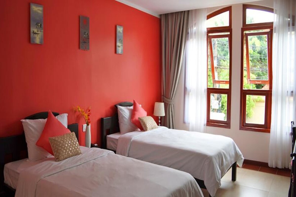Super Deluxe Twin Room