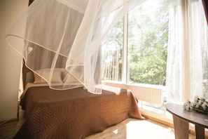 Superior Double Room | Minibar, in-room safe, desk, blackout drapes - Hotel Arnautsky (Odesa)