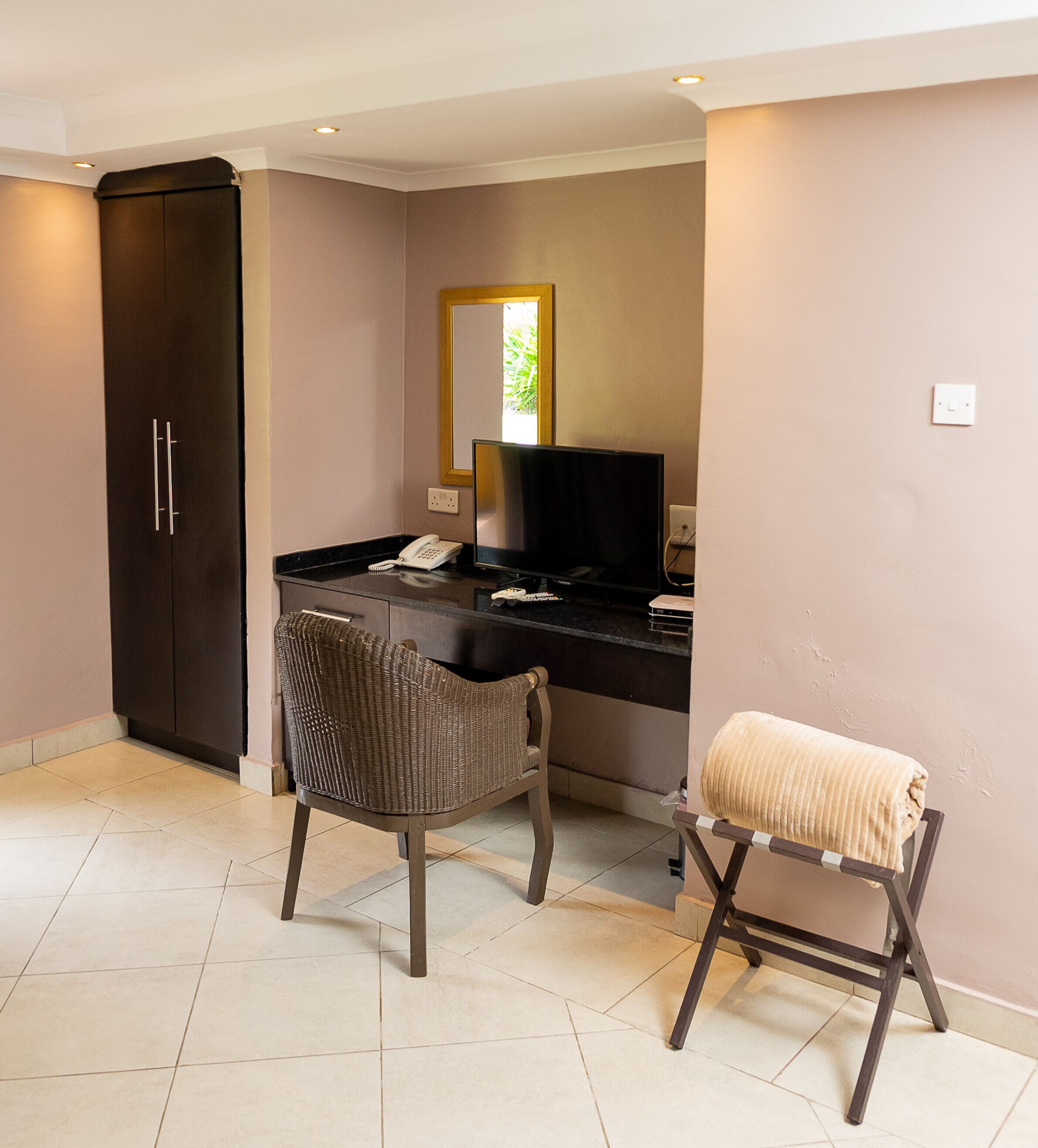 1 bedroom, egyptian cotton sheets, free minibar items, in-room safe