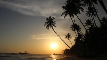 Massage trên bãi biển