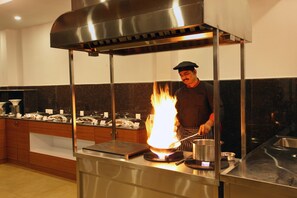 Indian cuisine - Arayal Resorts: A Unit of Sharoy Resort, Wayanad (Vythiri)