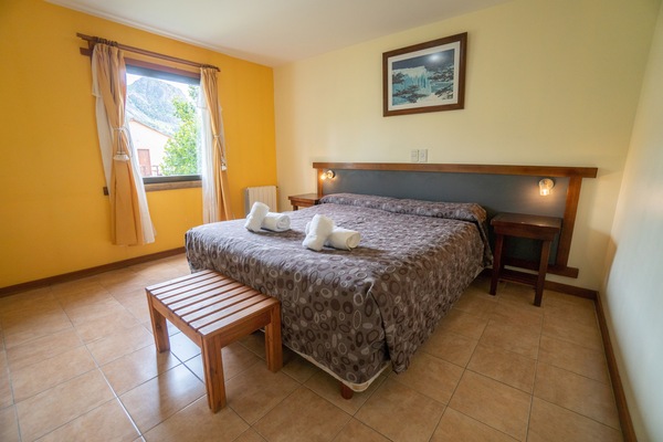 Standard Double or Twin Room | Peti besi dalam bilik, dihias secara berasingan