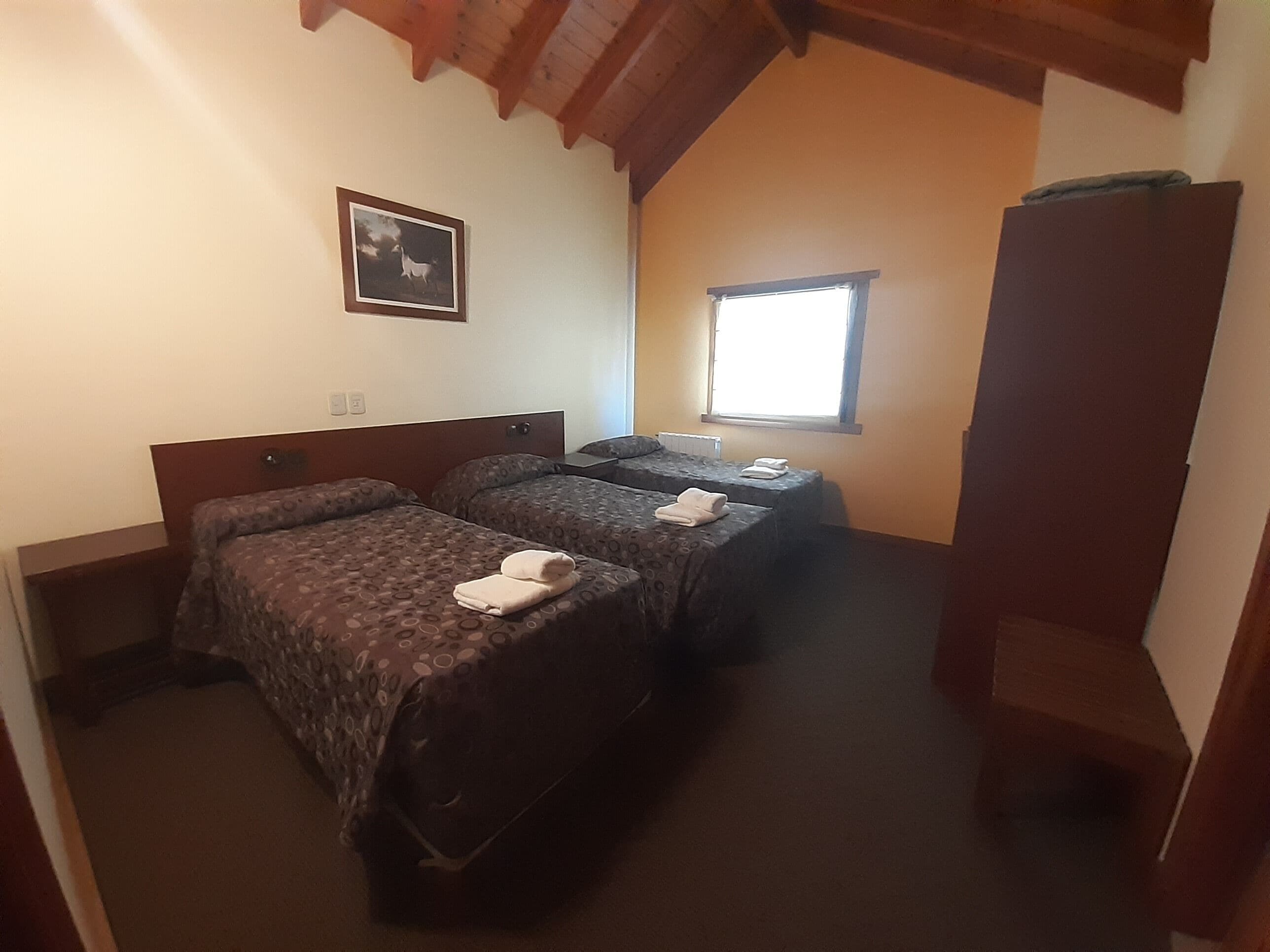 standard triple room | in-room safe, individually decorated, individually furnished