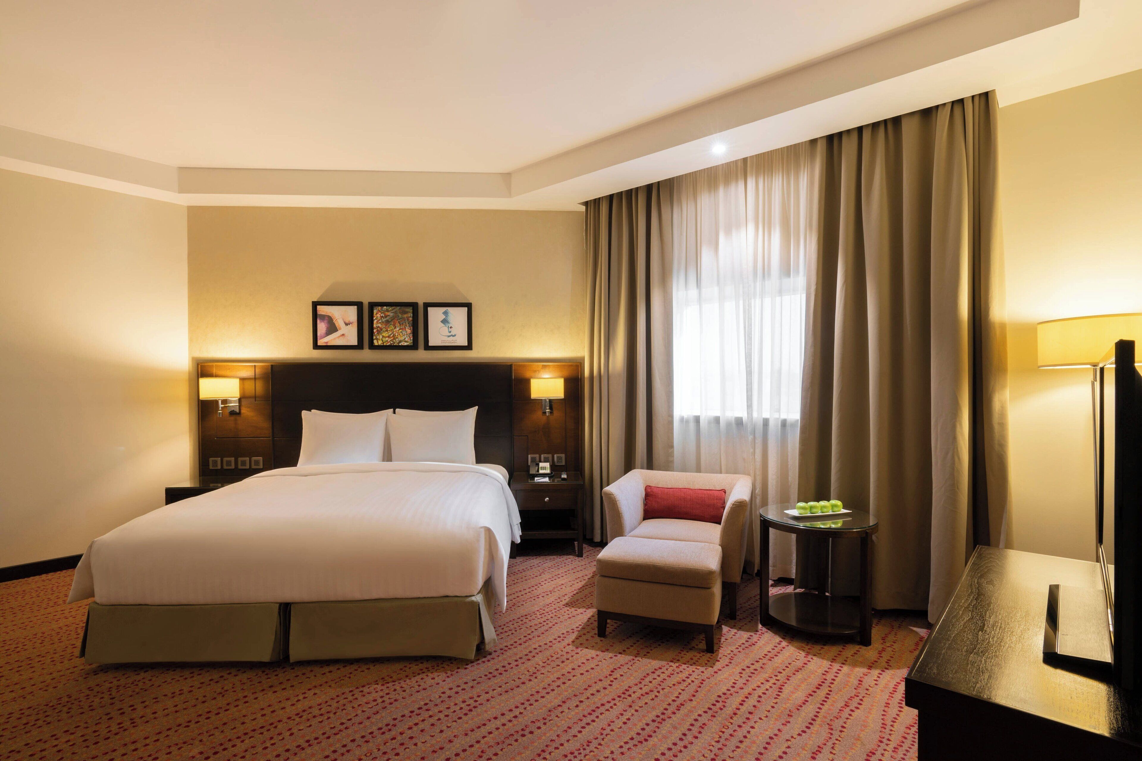 suite, 1 bedroom, city view | down duvets, pillow-top beds, in-room safe, individually decorated