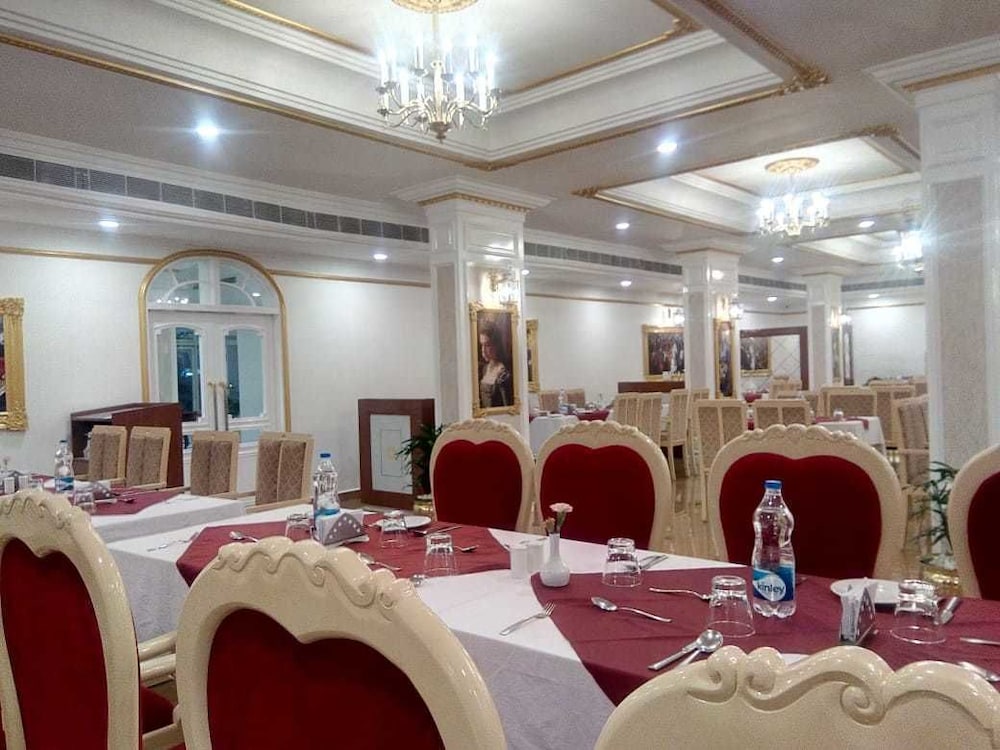 The Windsor Castle Leisure Hotel & Ayurvedic Resort by null