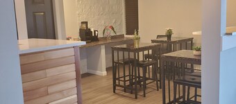 Travelodge by Wyndham Surrey