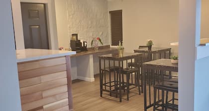 Travelodge by Wyndham Surrey