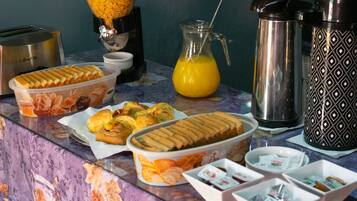 Free daily continental breakfast