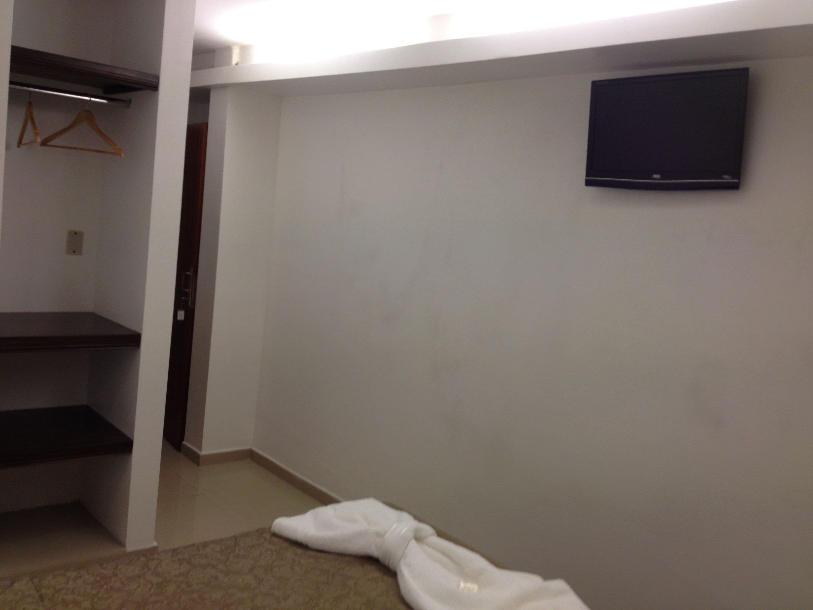 Photo - Lorenzo Suites Hotel