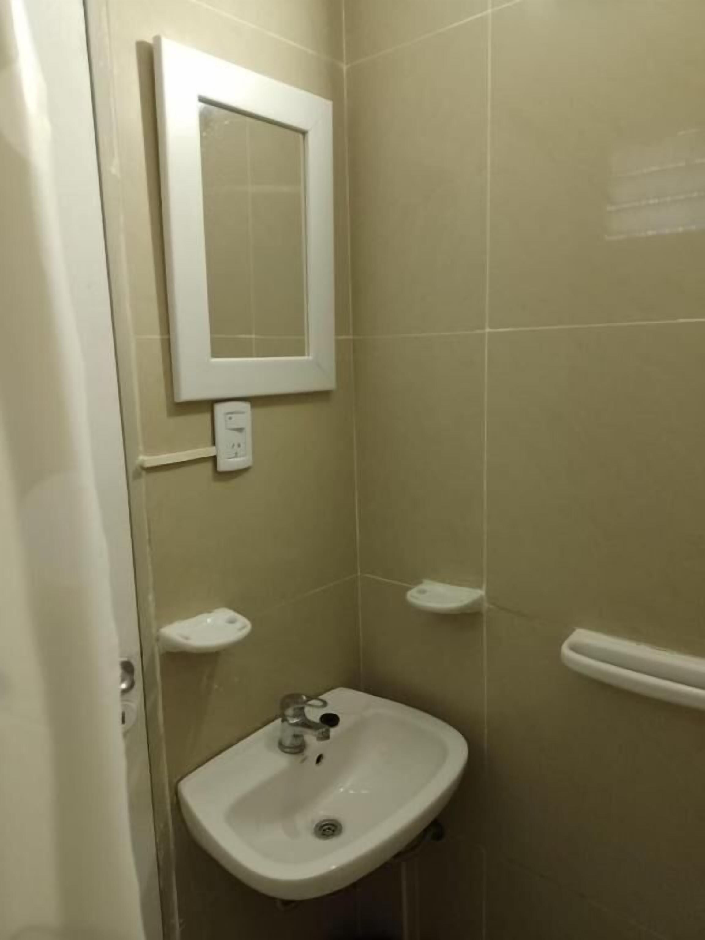 Photo - Lorenzo Suites Hotel