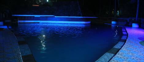 Executive Suite | Outdoor pool