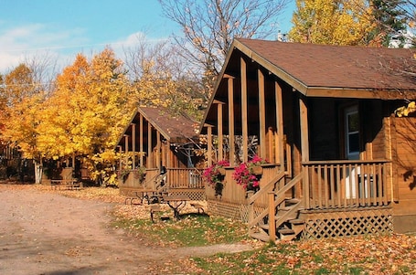 Fachada de la propiedad. Ingonish Chalets