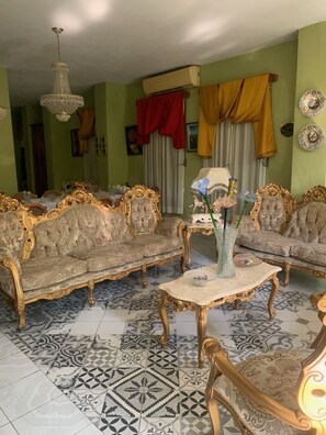 Living area - Pavillon des Receptions & Hotel (Petionville)